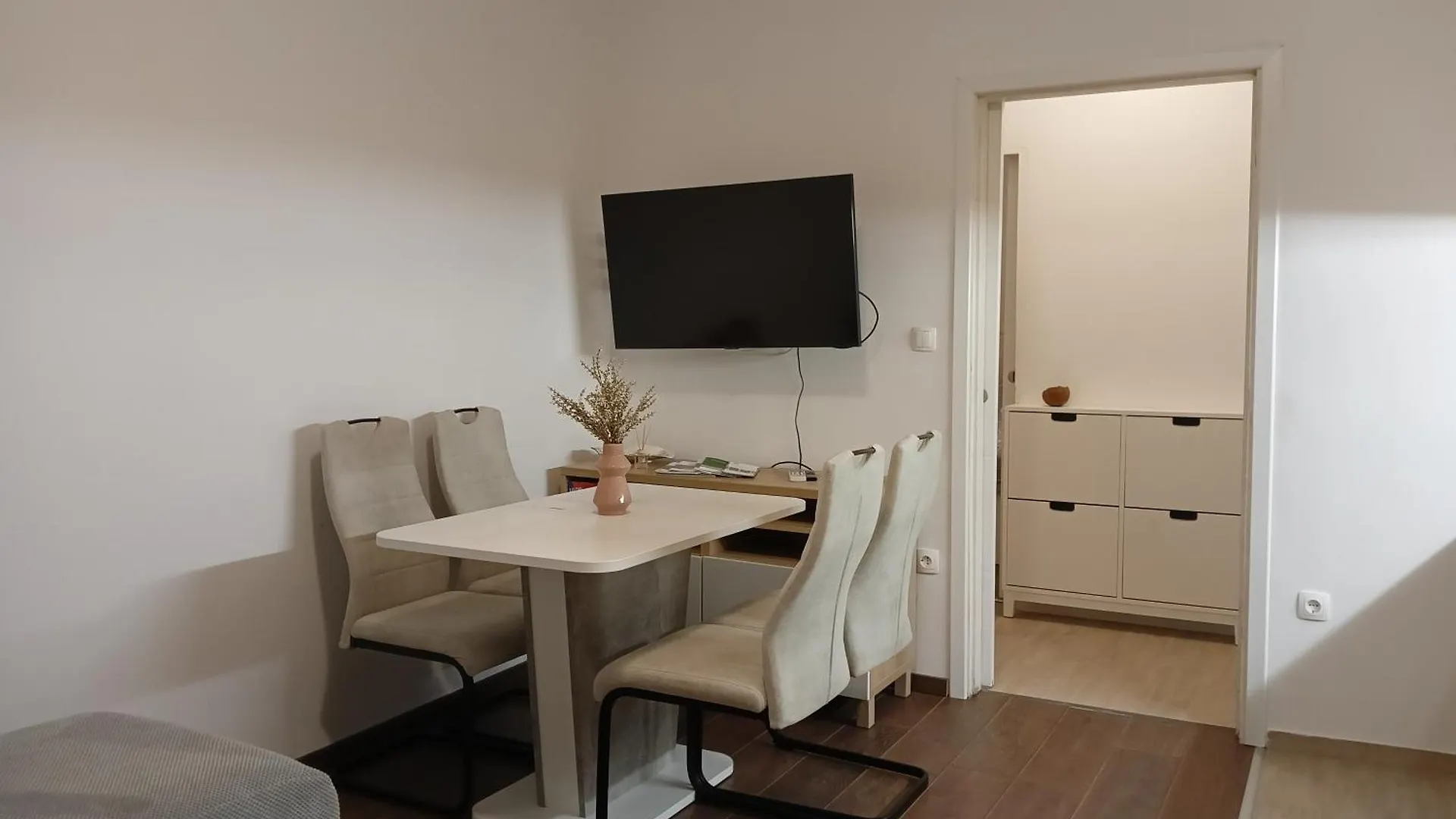 Apartment Lungomare ウマグ