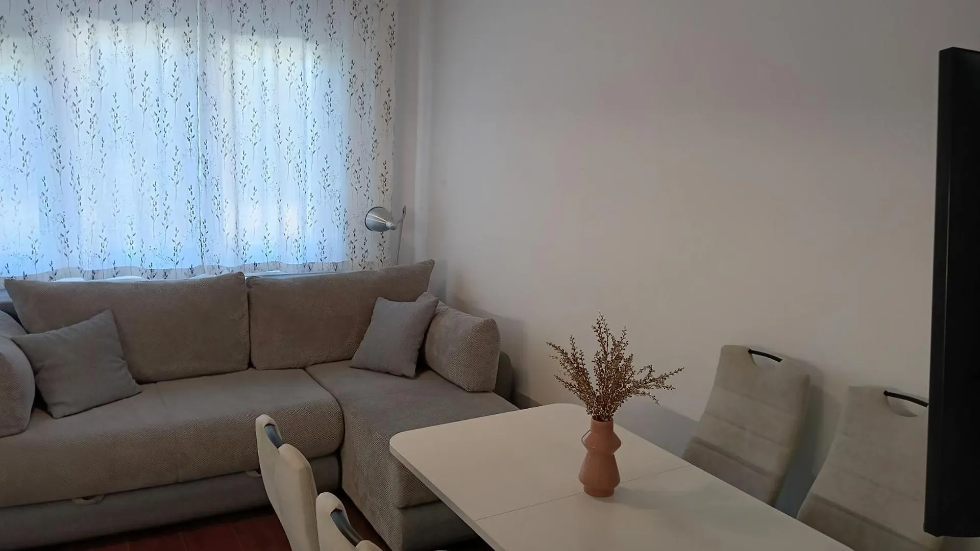 Apartment Lungomare ウマグ