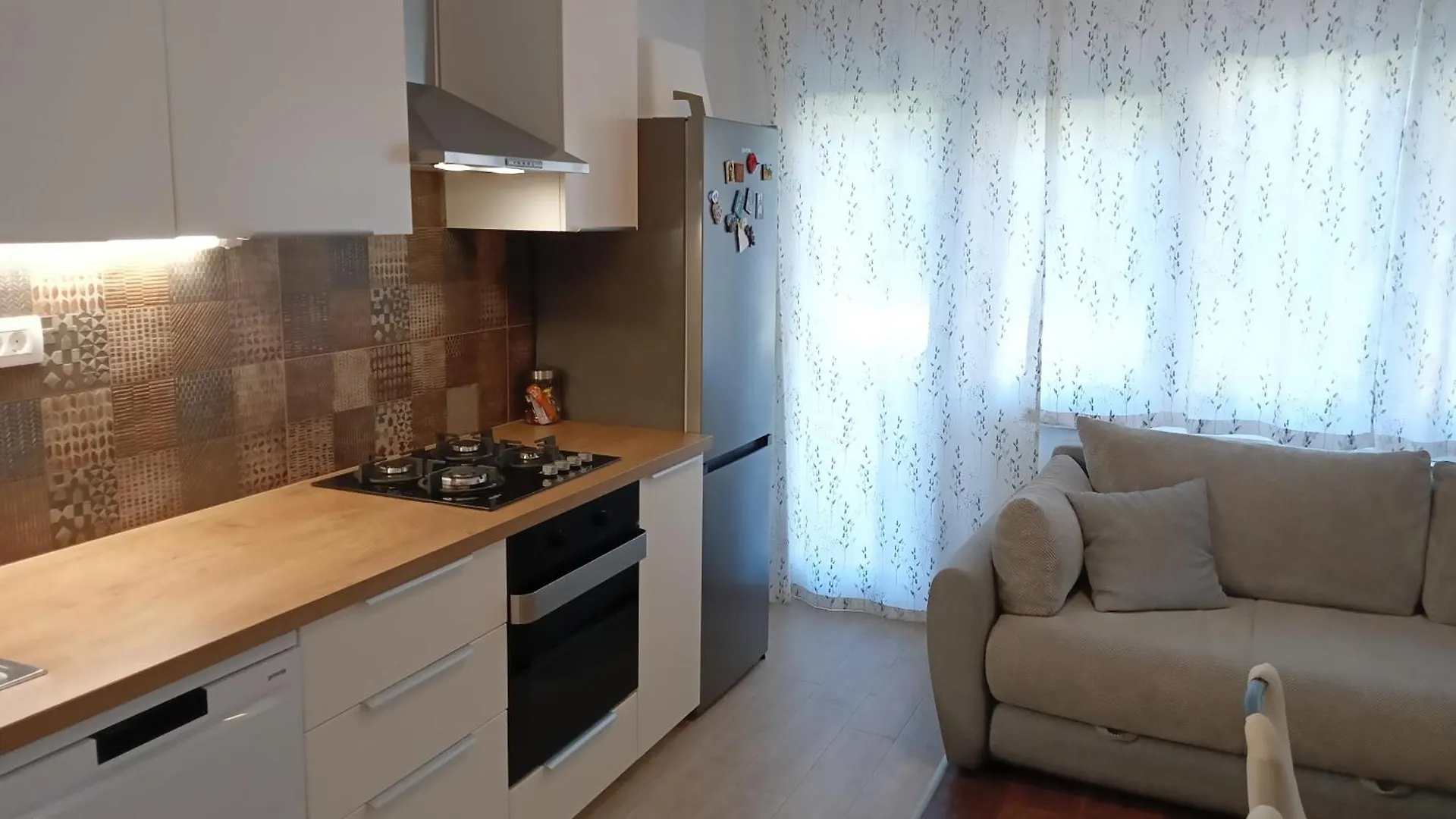 Apartment Lungomare ウマグ