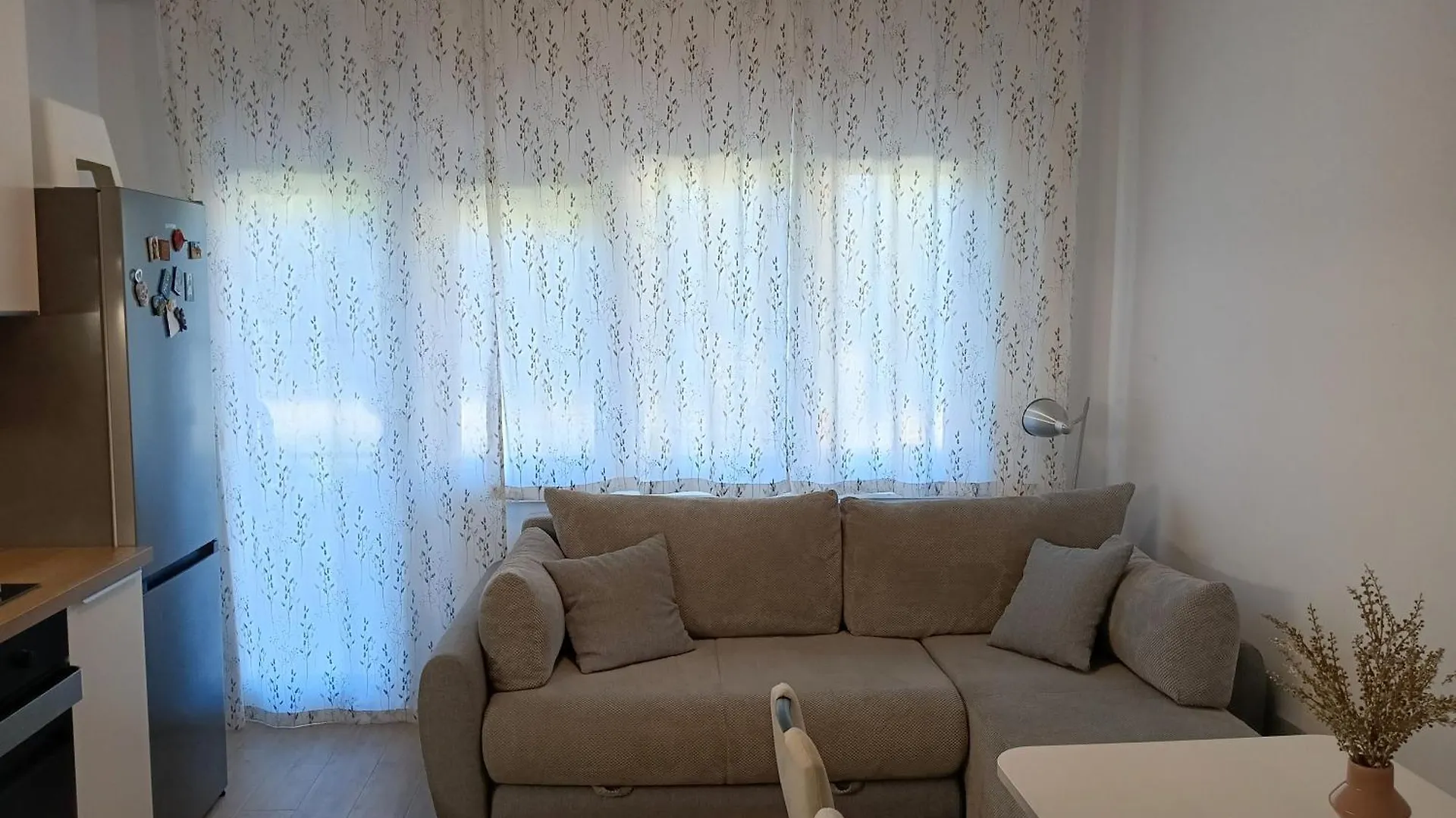 Apartment Lungomare ウマグ 0*,